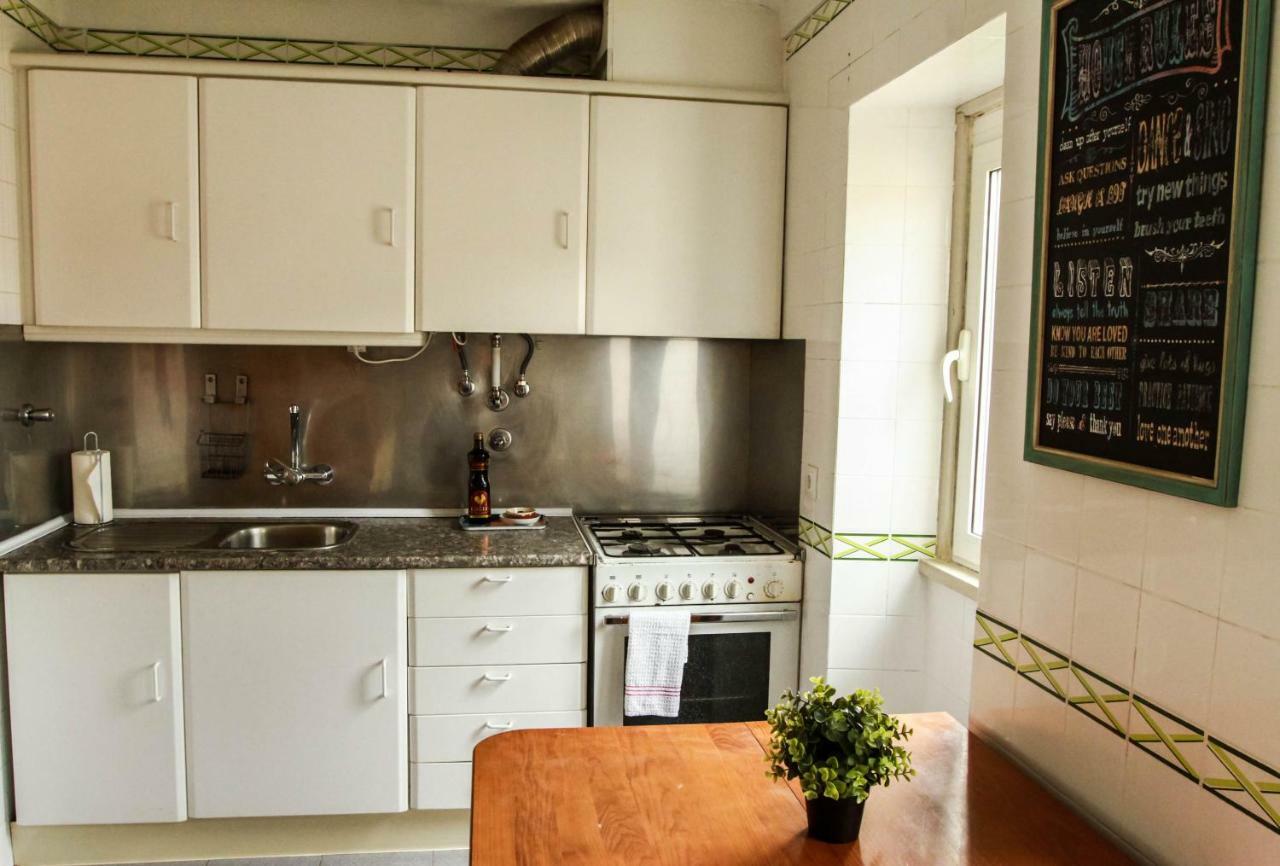 Cozy And Spacious Apartment In Graca, Lisbon Exterior photo